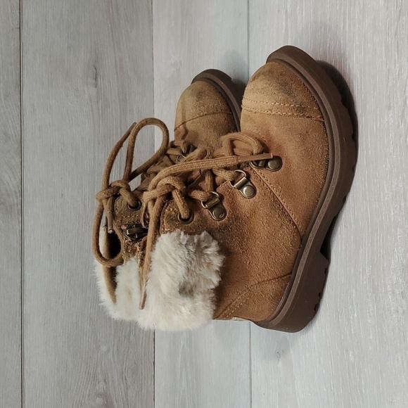 Ugg Australia Kids Suede Ankle Winter Boots shoes sz 9 Toddler - Picture 1 of 11